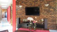 Lounges - 50 square meters of property in Glenvista