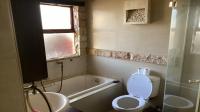 Main Bathroom of property in Baysvalley