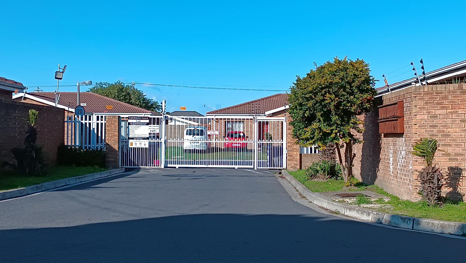 Front View of property in Parow Valley