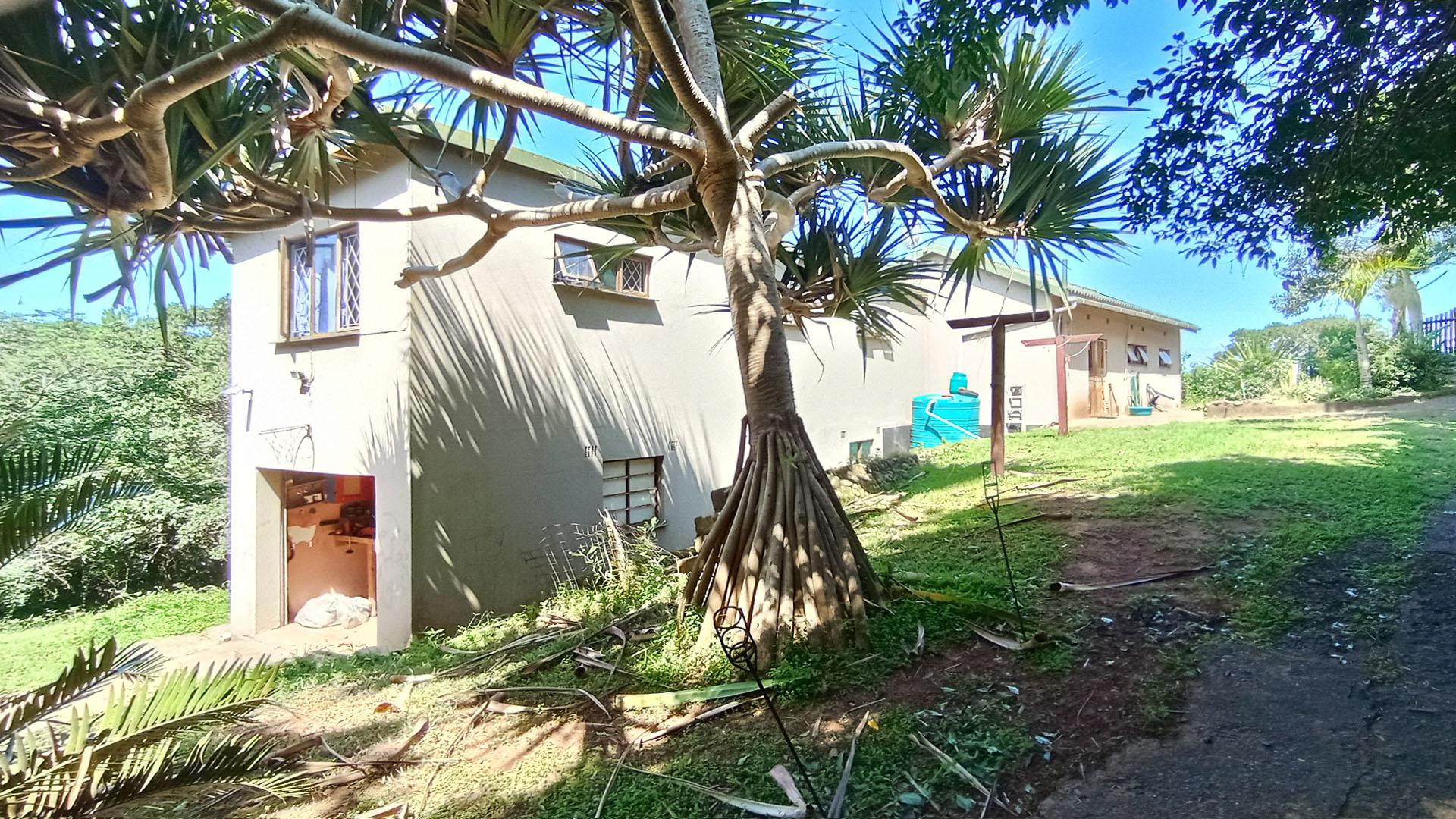 Front View of property in Palm Beach