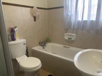 Bathroom 1 - 7 square meters of property in Mooikloof Ridge