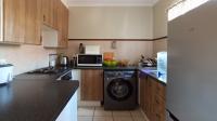 Kitchen - 6 square meters of property in Mooikloof Ridge