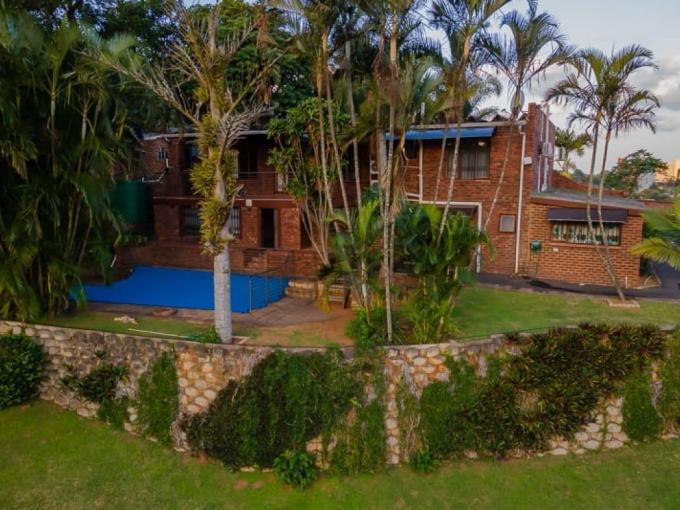 4 Bedroom House for Sale For Sale in Amanzimtoti  - MR579452