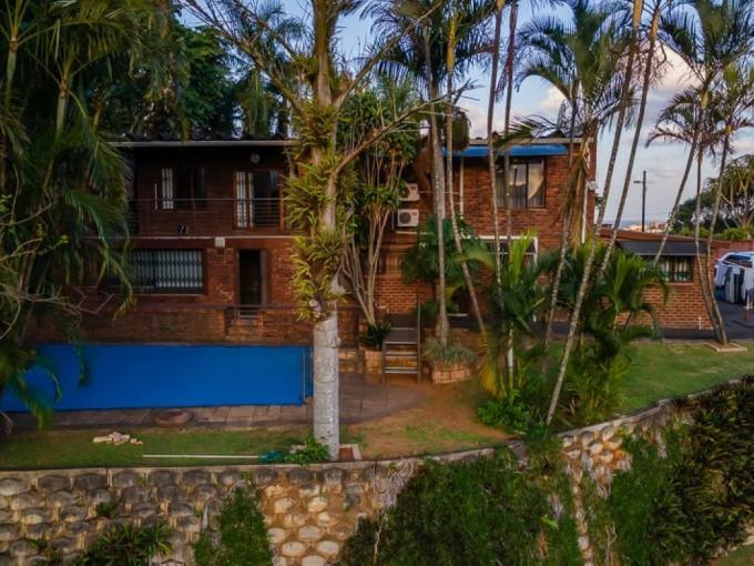 4 Bedroom House for Sale For Sale in Amanzimtoti  - MR579452