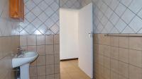 Bathroom 2 - 6 square meters of property in Thatchfield Gardens