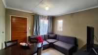 Lounges - 11 square meters of property in Watervalspruit