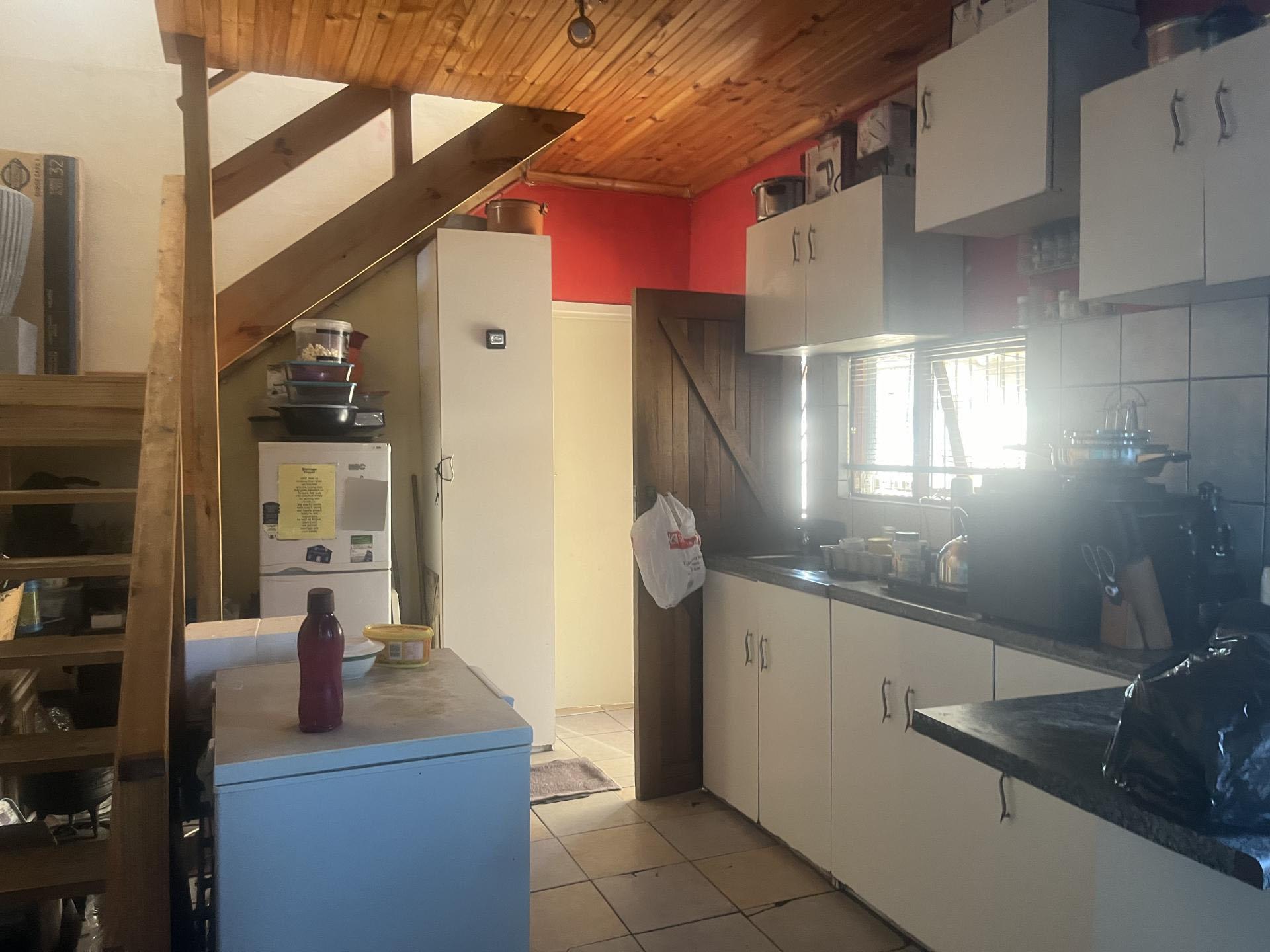 Kitchen of property in Gelvandale