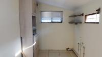 Scullery - 11 square meters of property in Bluff