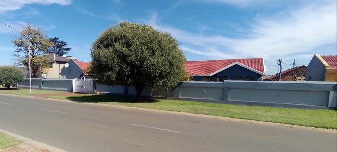 Spruitview Library Houses For Sale in Spruitview - MyRoof.co.za