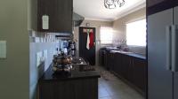 Kitchen - 11 square meters of property in Amberfield