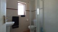 Bathroom 1 - 4 square meters of property in Lyme Park