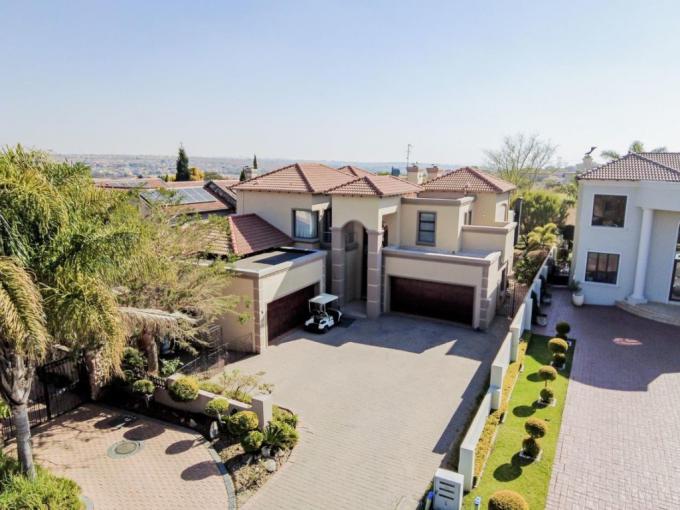 4 Bedroom House for Sale For Sale in Blue Valley Golf Estate - MR583836