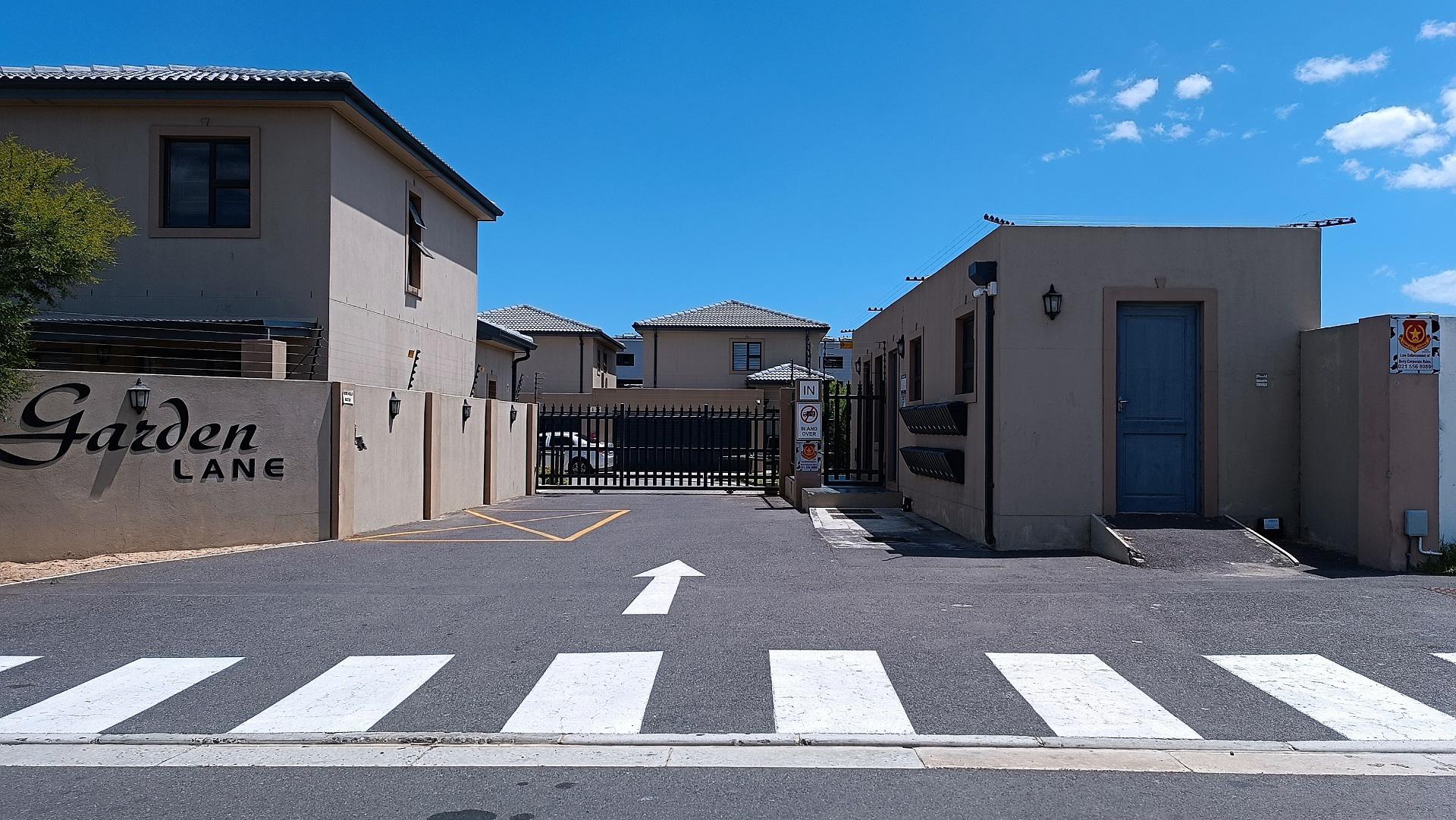 Front View of property in Parklands