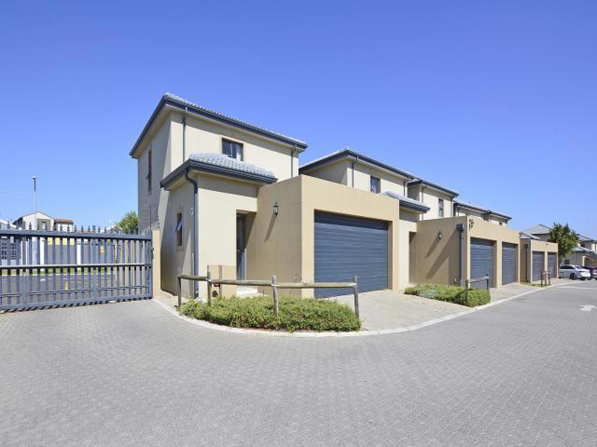 Front View of property in Parklands