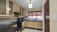 Kitchen - 15 square meters of property in Halfway Gardens