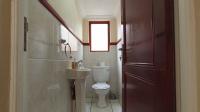 Guest Toilet - 2 square meters of property in Halfway Gardens