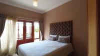 Bed Room 2 - 14 square meters of property in Halfway Gardens