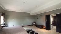 Main Bedroom - 61 square meters of property in Halfway Gardens