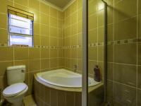 Main Bathroom - 6 square meters of property in Pomona