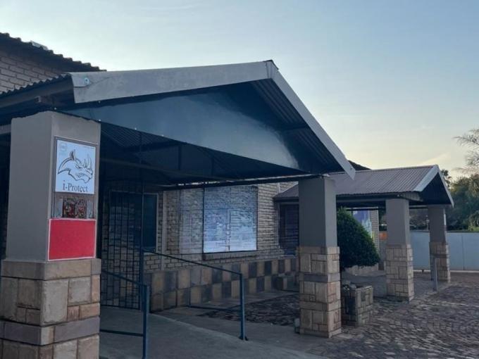 Commercial for Sale For Sale in Waterkloof (Rustenburg) - MR585262