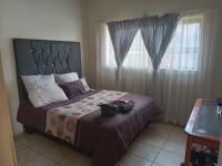 Bed Room 1 of property in Benoni