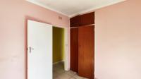 Bed Room 1 - 13 square meters of property in Glenmarais (Glen Marais)