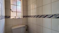 Guest Toilet - 2 square meters of property in Glenmarais (Glen Marais)