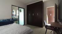 Main Bedroom - 13 square meters of property in Greenstone Hill