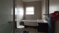 Bathroom 1 - 7 square meters of property in Greenstone Hill