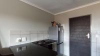 Kitchen - 8 square meters of property in Heuweloord