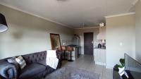 Lounges - 15 square meters of property in Heuweloord