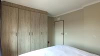 Bed Room 1 - 12 square meters of property in Heuweloord