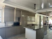 Kitchen of property in Bloemspruit