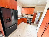 Kitchen of property in Baysville