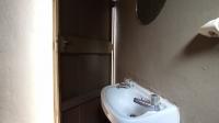 Bathroom 1 - 13 square meters of property in Wychwood