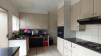 Kitchen - 15 square meters of property in Wychwood