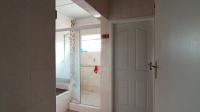 Bathroom 1 - 13 square meters of property in Wychwood