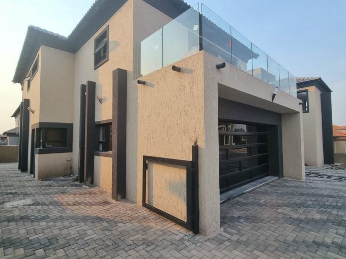 6 Bedroom House for Sale For Sale in Polokwane - MR588839