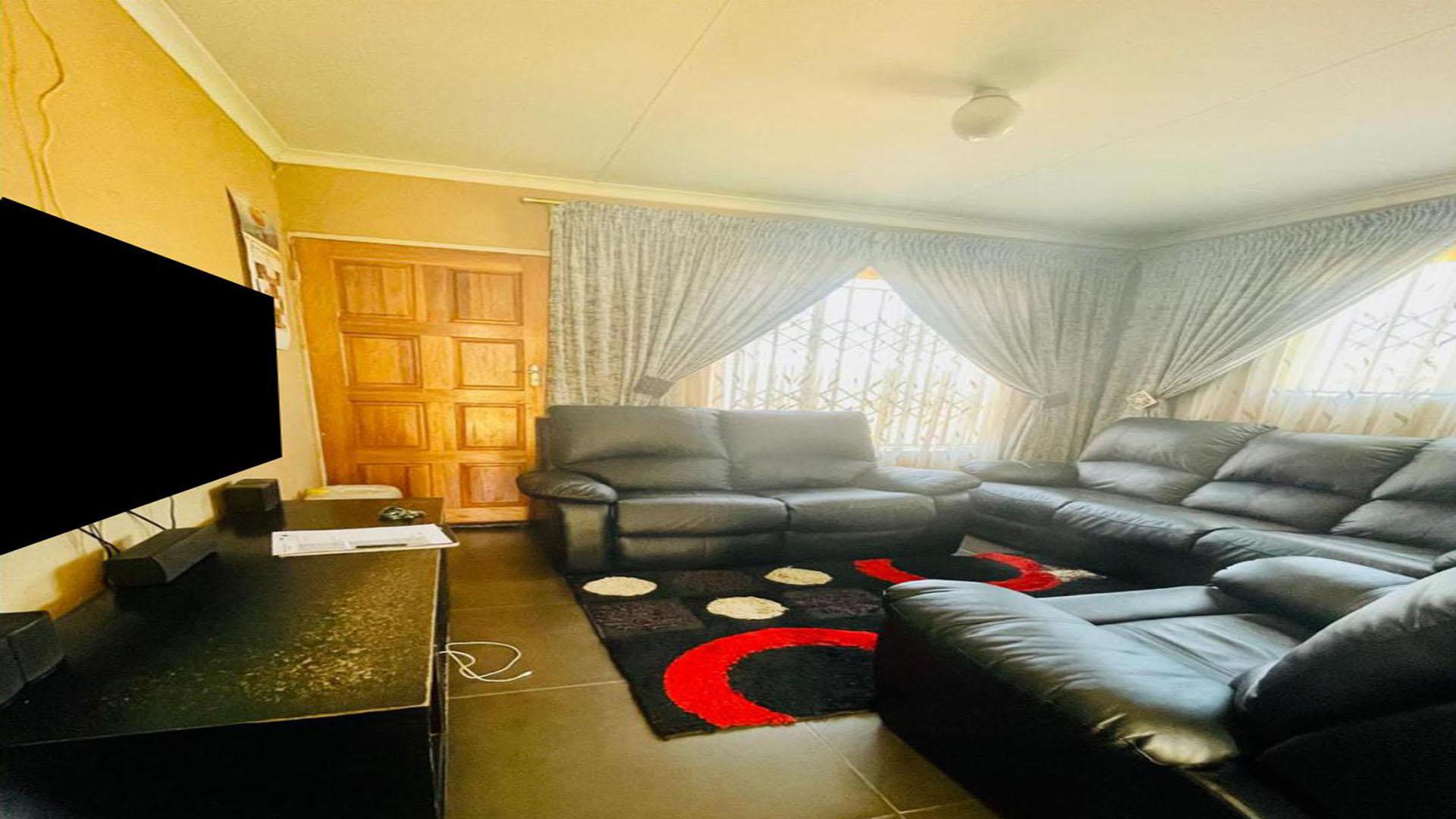 Lounges of property in Protea Glen