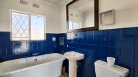 Main Bathroom - 6 square meters of property in Van Riebeeckpark