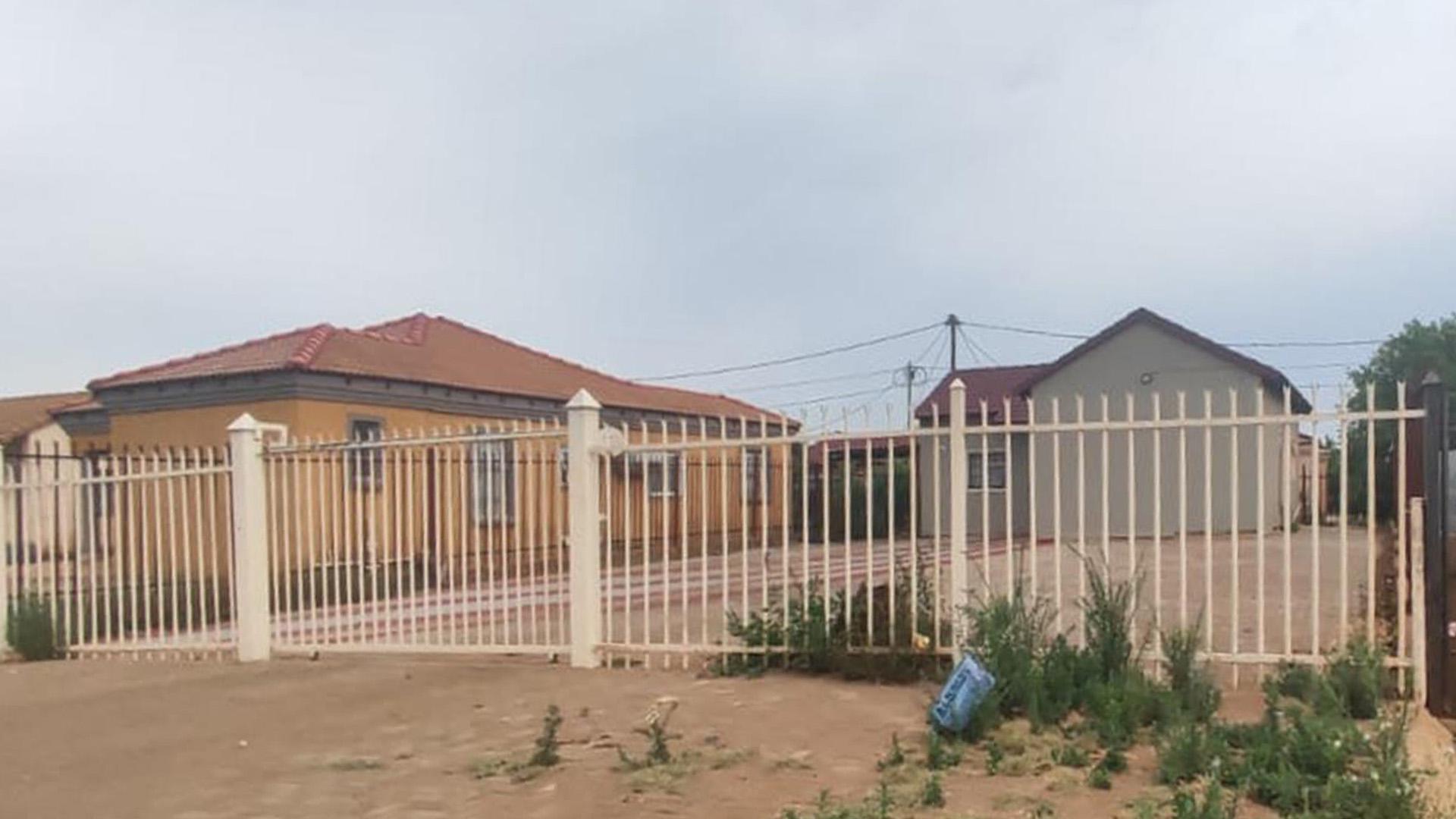 Front View of property in Ga-Rankuwa