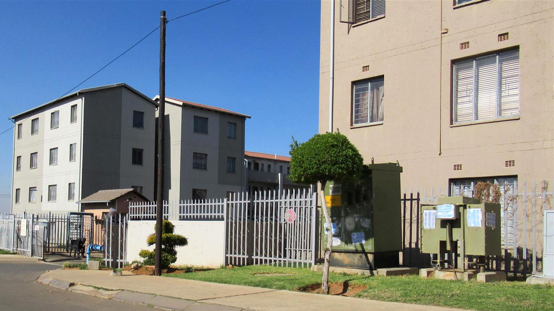 Front View of property in Jabulani