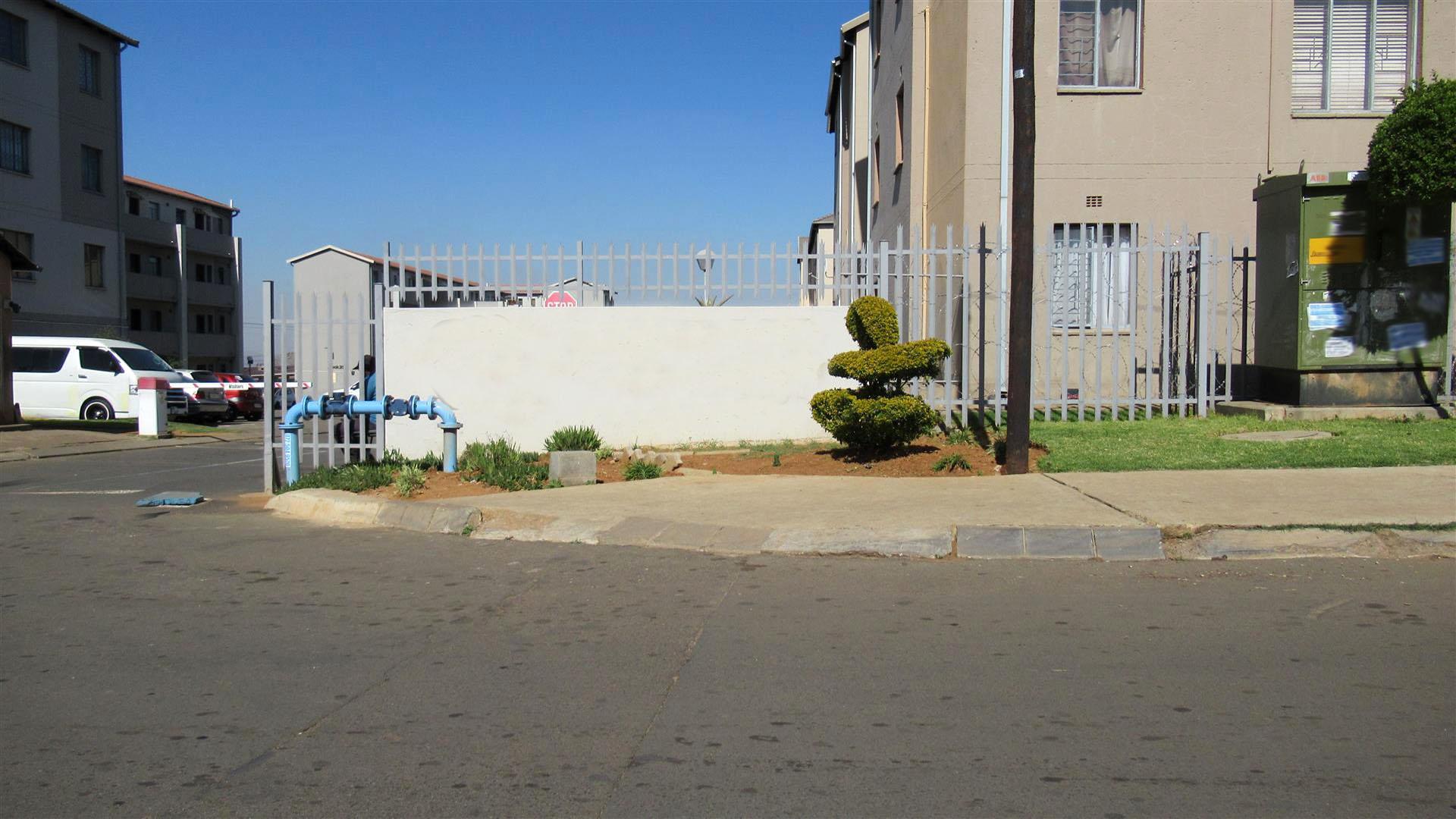 Front View of property in Jabulani