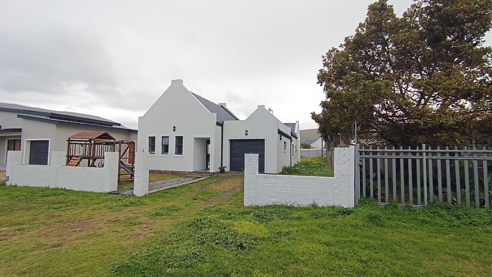 Front View of property in Sandbaai