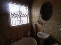 Bathroom 1 of property in Karino