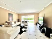 Lounges - 30 square meters of property in Lincoln Meade