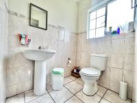 Main Bathroom - 5 square meters of property in Lincoln Meade