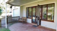 Patio - 15 square meters of property in Waterfall