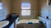 Main Bathroom - 8 square meters of property in Vanderbijlpark