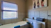 Main Bathroom - 8 square meters of property in Vanderbijlpark